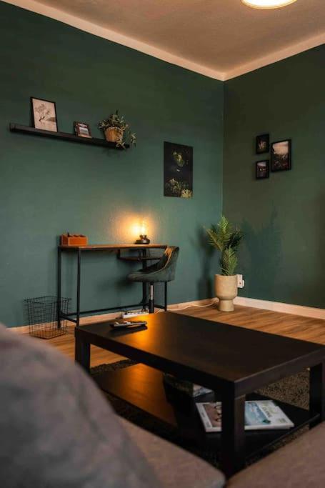 Ferienwohnung Bali Style Mit High Speed Wlan Und Gratis Parkplatz Gera Exterior photo